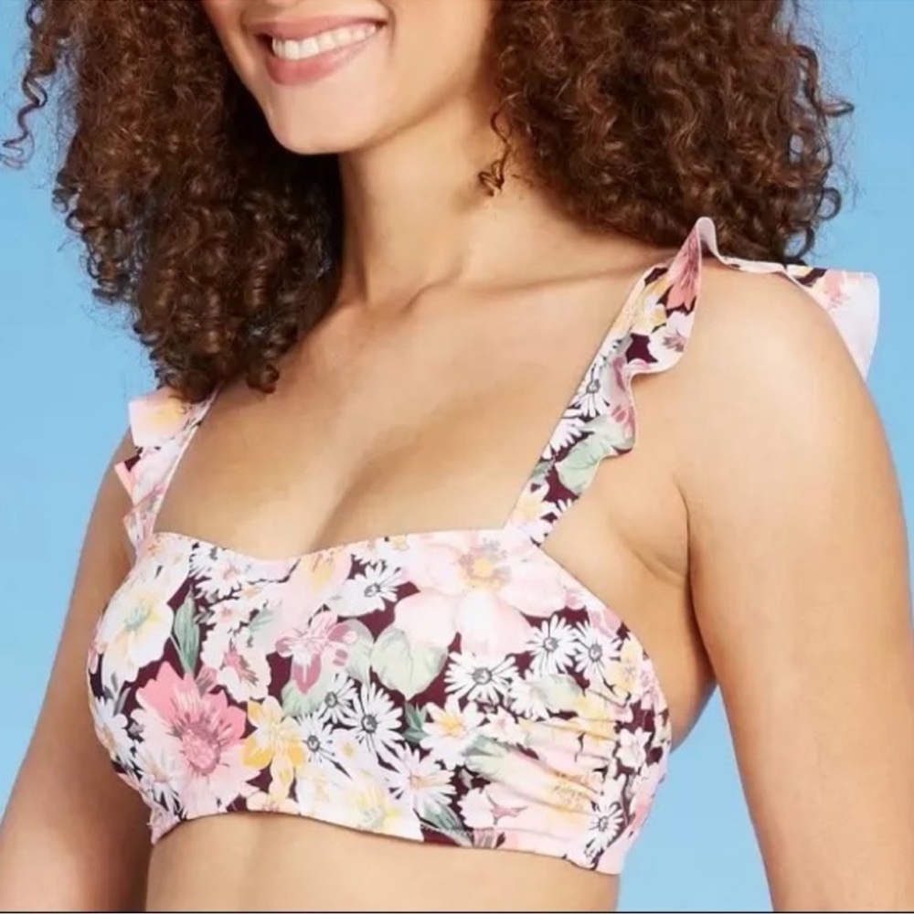 🔥 SALE NWT White Floral Swim Top with Ruffles | size 34B